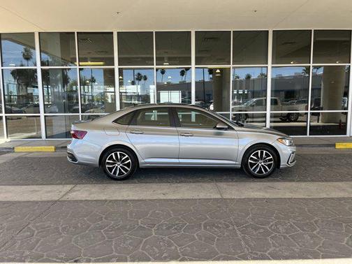 2025 Volkswagen Jetta 1.5T SE