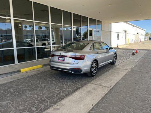 2025 Volkswagen Jetta 1.5T SE