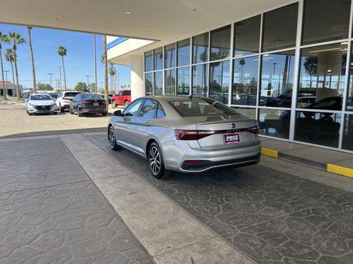 2025 Volkswagen Jetta 1.5T SE