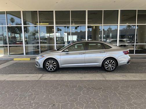 2025 Volkswagen Jetta 1.5T SE