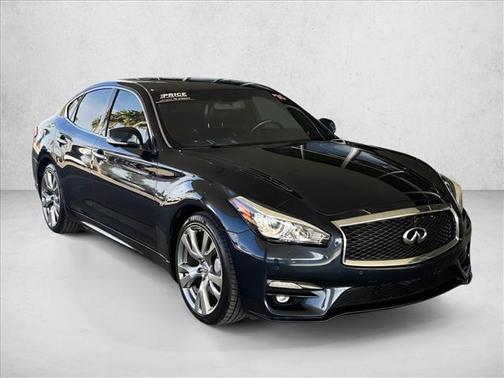 2016 INFINITI Q70 3.7