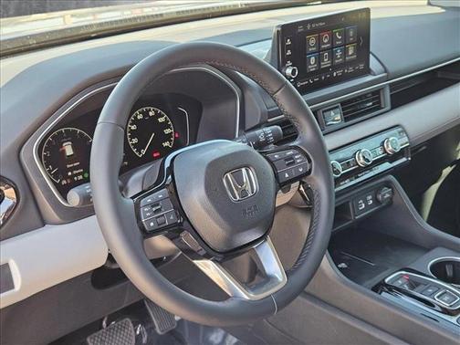 2025 Honda Pilot Touring 8-Passenger