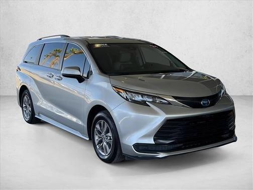 Celestial Silver Metallic 2024 Toyota Sienna LE