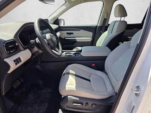 Platinum White Pearl 2026 Honda Pilot Touring 8-Passenger