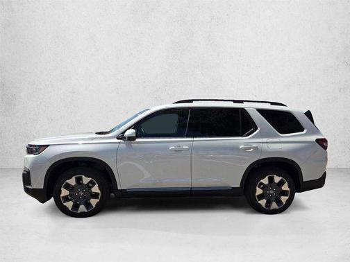 Platinum White Pearl 2026 Honda Pilot Touring 8-Passenger
