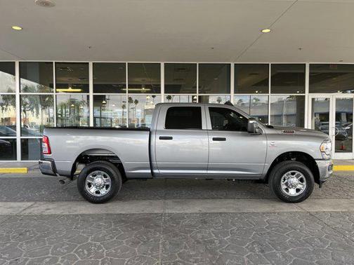 2024 RAM 2500 Tradesman Crew Cab 4x4 6'4' Box