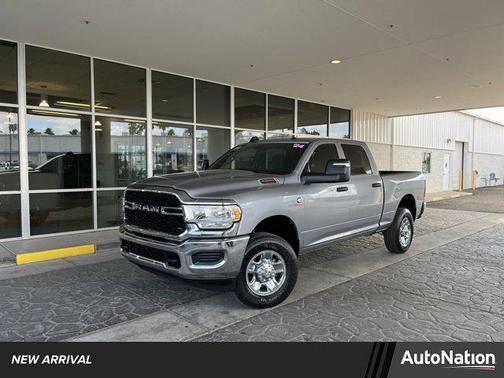 2024 RAM 2500 Tradesman Crew Cab 4x4 6'4' Box