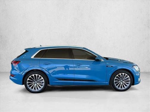 2019 Audi e-tron Premium Plus