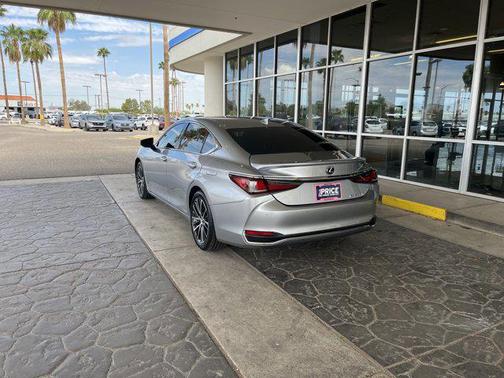 2022 Lexus ES 300h Base