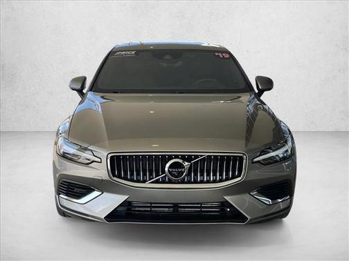 2019 Volvo S60 Hybrid T5