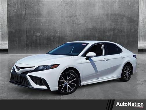 2022 Toyota Camry SE
