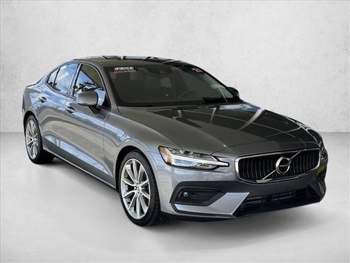 2021 Volvo S60 T5 Momentum