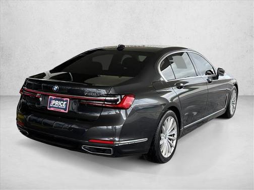 2022 BMW 740 i