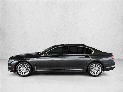 2022 BMW 740 i