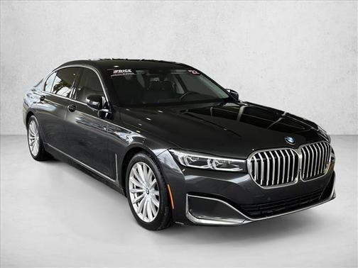 2022 BMW 740 i