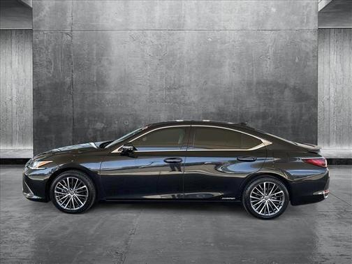 2022 Lexus ES 300h Base
