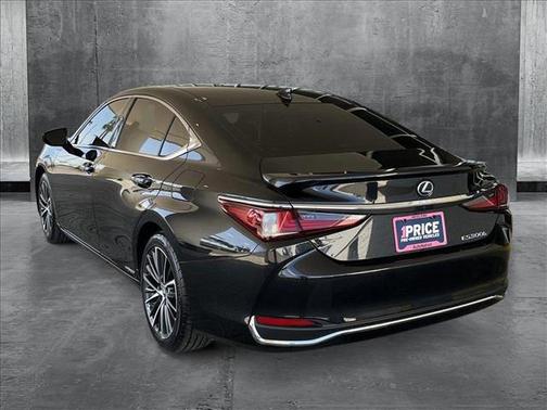 2022 Lexus ES 300h Base
