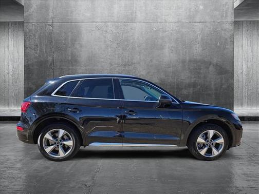 2023 Audi Q5 40 Premium Plus