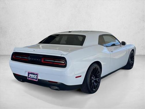 2015 Dodge Challenger SXT