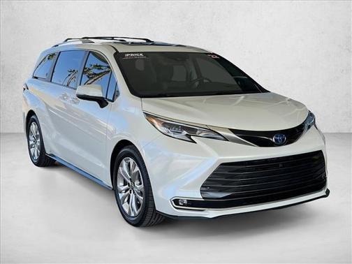2022 Toyota Sienna Platinum