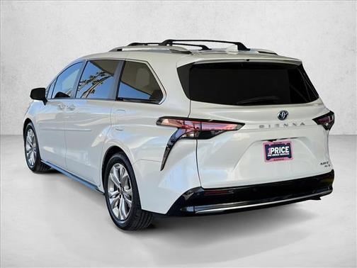 2022 Toyota Sienna Platinum