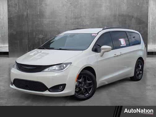 2020 Chrysler Pacifica Touring-L Plus