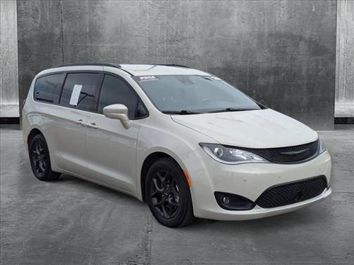 2020 Chrysler Pacifica Touring-L Plus