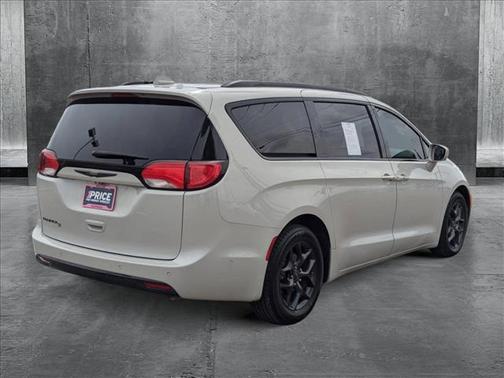 2020 Chrysler Pacifica Touring-L Plus