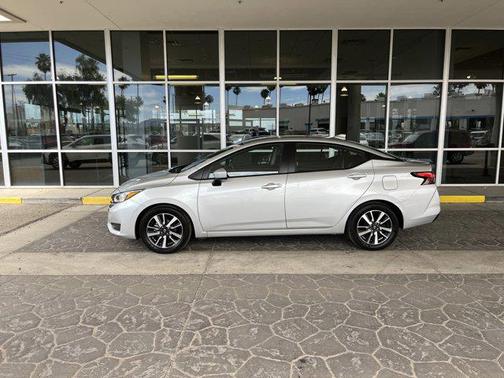 Brilliant Silver Metallic 2025 Nissan Versa 1.6 SV