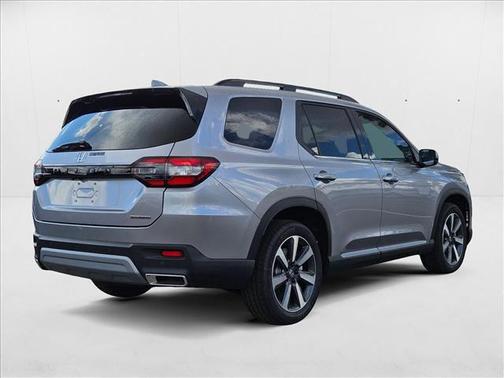 2025 Honda Pilot Touring 8-Passenger