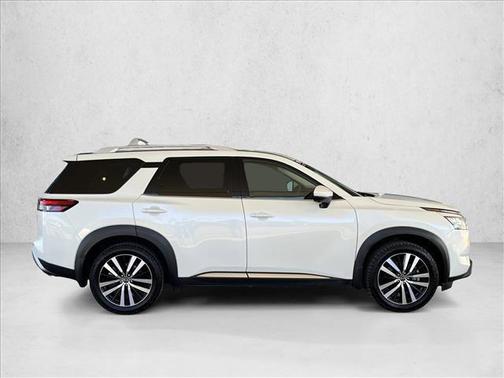 2023 Nissan Pathfinder Platinum 4WD