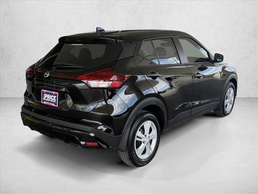 Super Black 2024 Nissan Kicks S