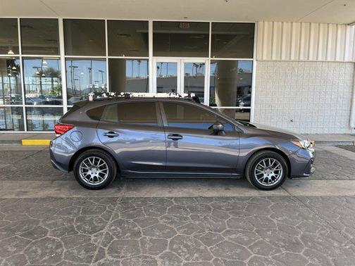 2017 Subaru Impreza 2.0i