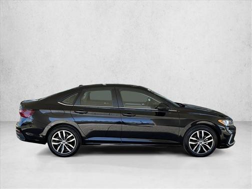 Opal White Pearl 2025 Volkswagen Jetta 1.5T SE