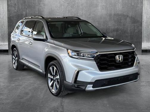 2025 Honda Pilot Touring 8-Passenger