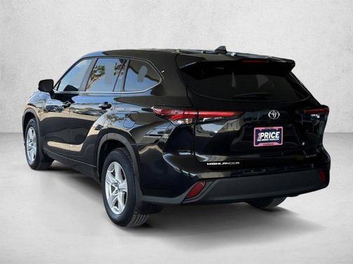 Midnight Black Metallic 2024 Toyota Highlander LE