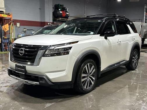2022 Nissan Pathfinder Platinum