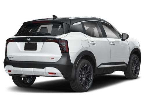 2t Wht Blk Roof 2026 Nissan Kicks SR