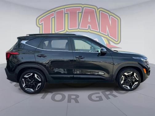 Fusion Orange 2024 Kia Seltos SX