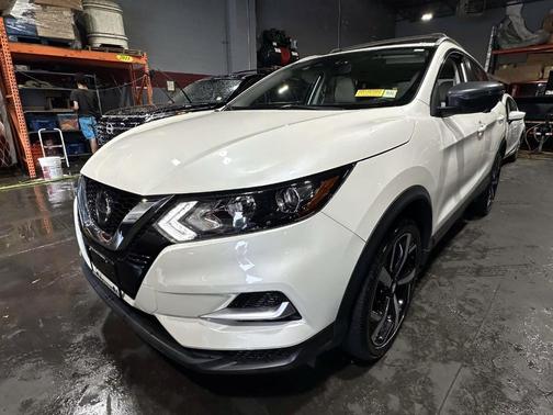 White 2021 Nissan Rogue Sport SL