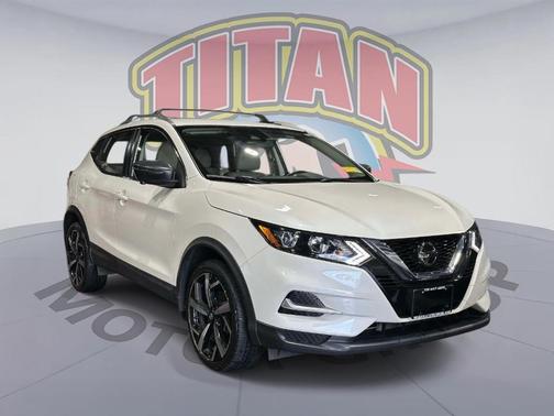 White 2021 Nissan Rogue Sport SL