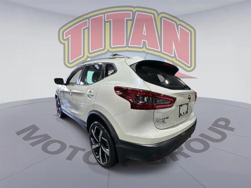 White 2021 Nissan Rogue Sport SL