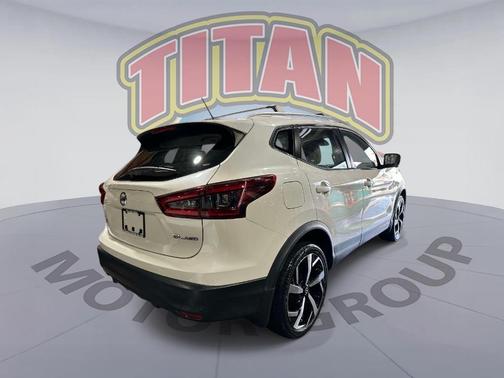 White 2021 Nissan Rogue Sport SL