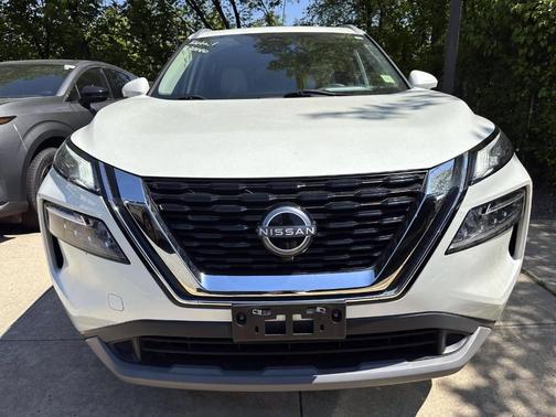 White 2023 Nissan Rogue SV