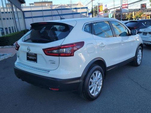 2020 Nissan Rogue Sport SV