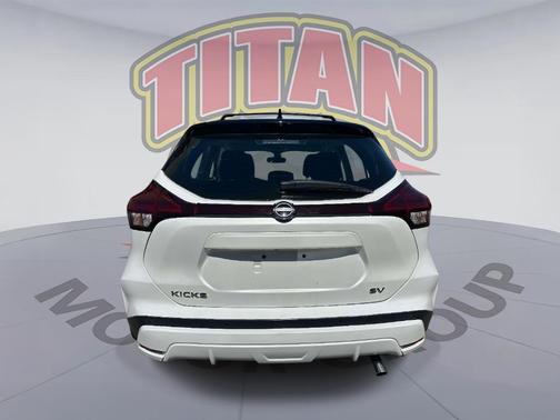 Aspen White / Super Black 2023 Nissan Kicks SV