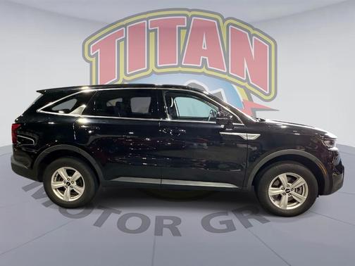 Ebony Black 2022 Kia Sorento LX