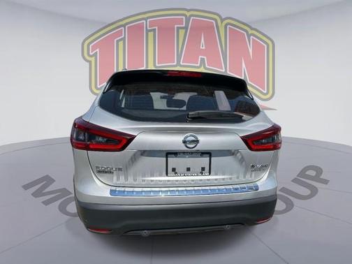 Brilliant Silver Metallic 2022 Nissan Rogue Sport SV