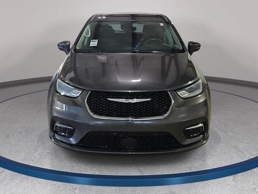 Granite Crystal Clearcoat Metallic 2023 Chrysler Pacifica Touring-L
