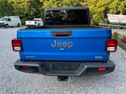 2022 Jeep Gladiator Overland